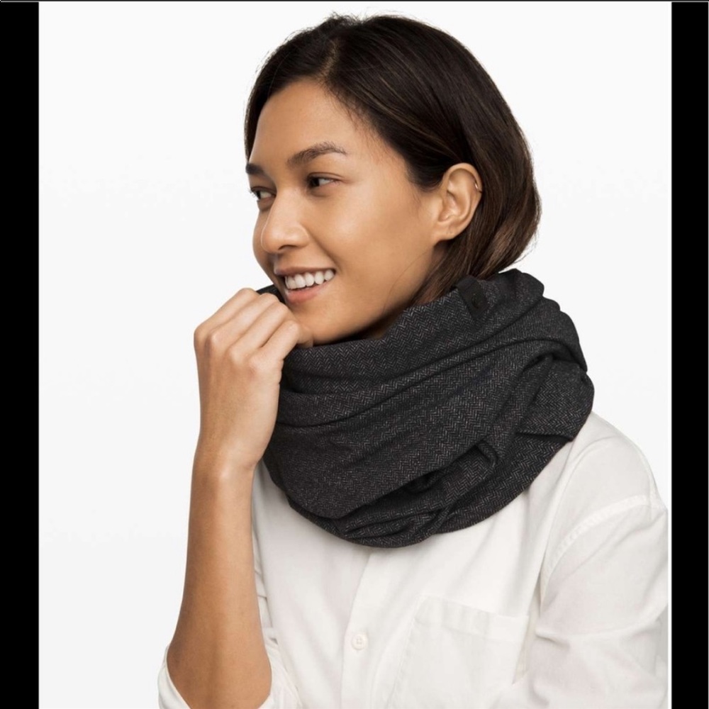 lululemon athletica Charcoal Black Infinity Scarf